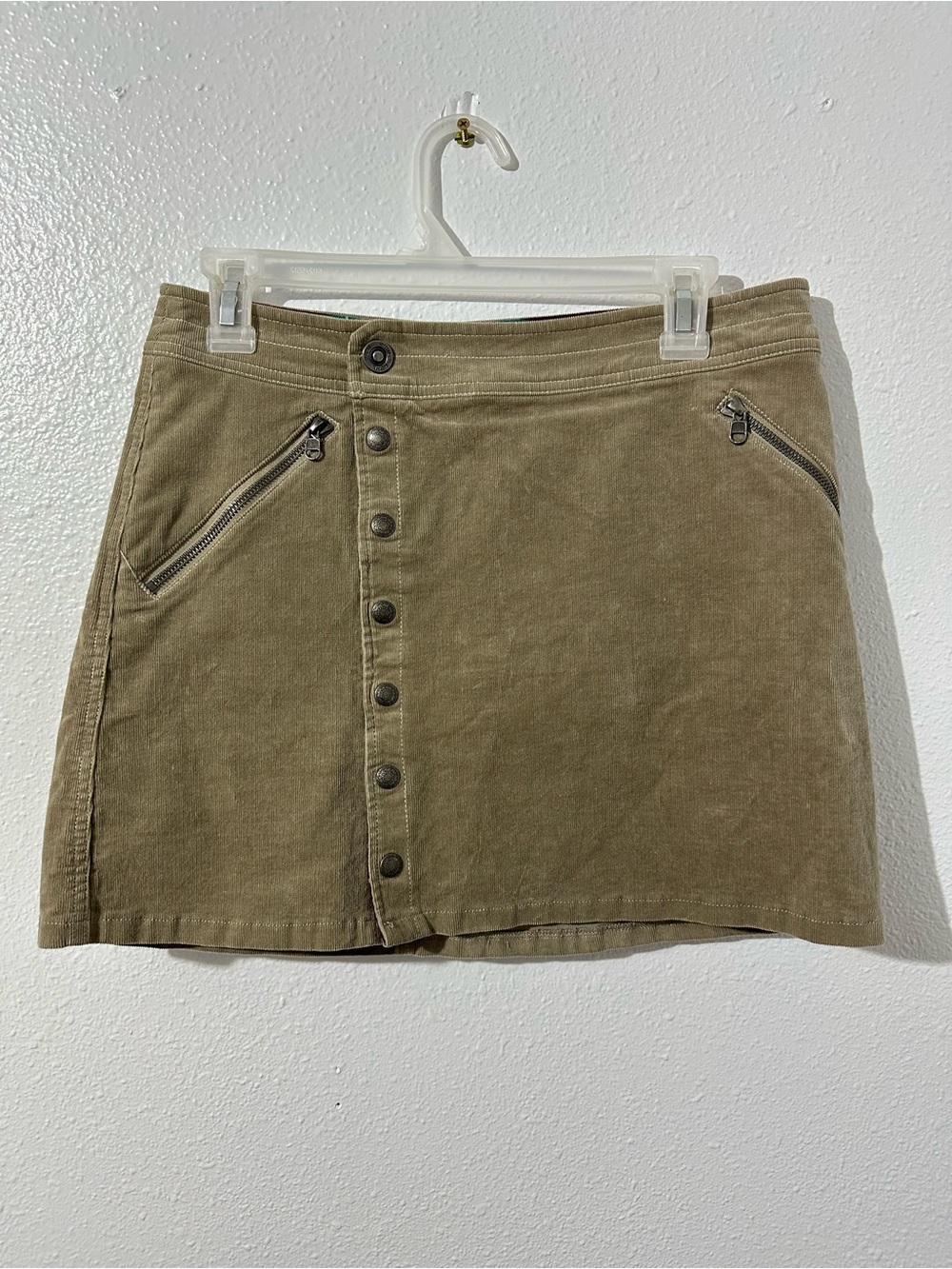 Kuhl Beige Courdory Mini  Skirt Size 6 Women's 32”Waist Snap front & Pockets